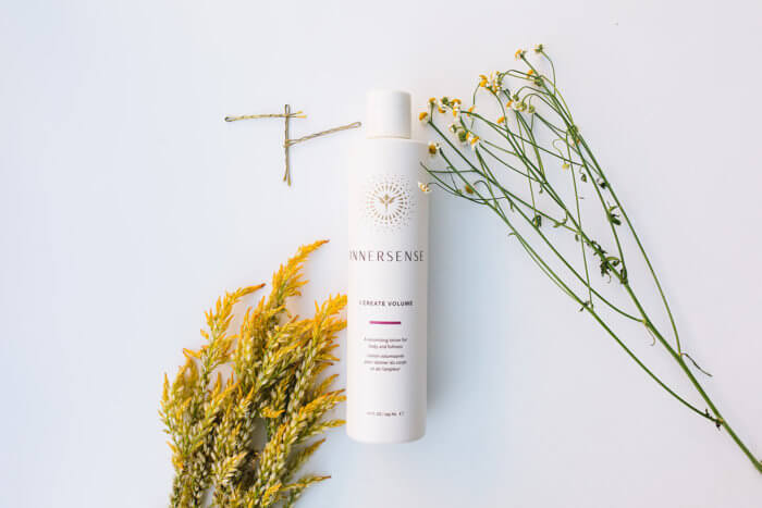 voluminous, fine hair, hair volume, flat hair and hairstyles for thin hair.